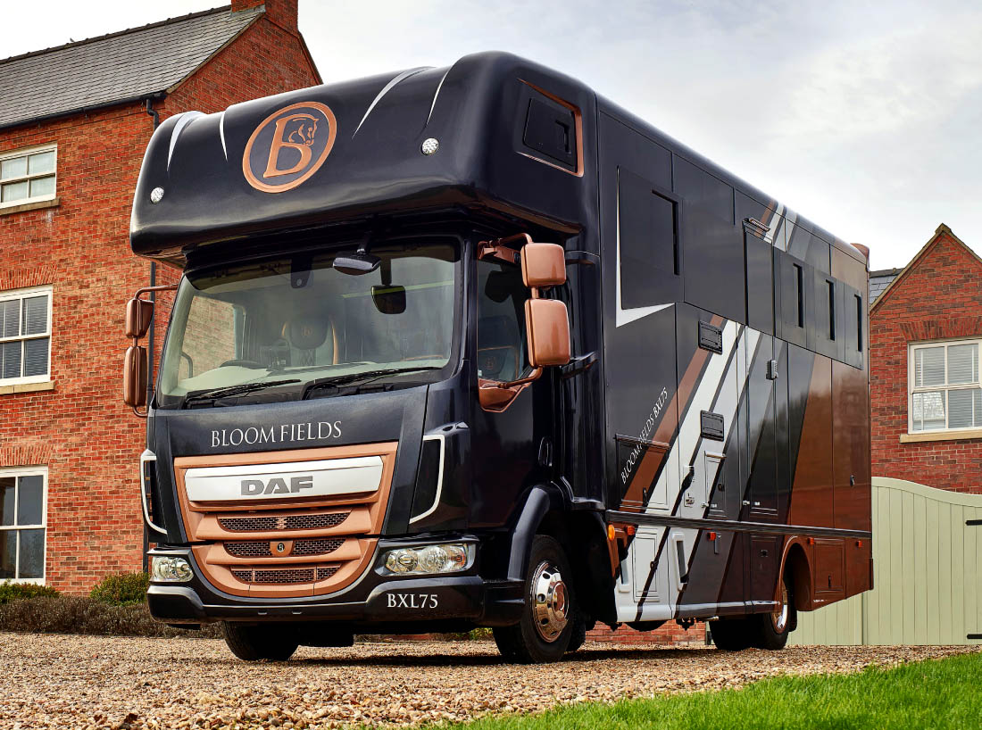 Bloomfields HorseBoxes logo