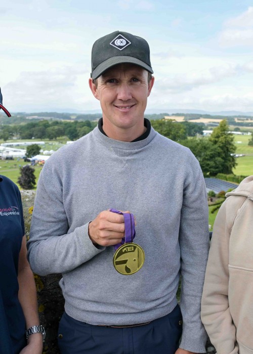 Fwd: British gold medallists on the roof of Scone Palace