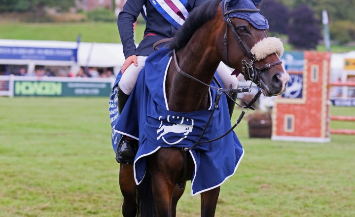 McEwen switches disciplines to bag grand prix win